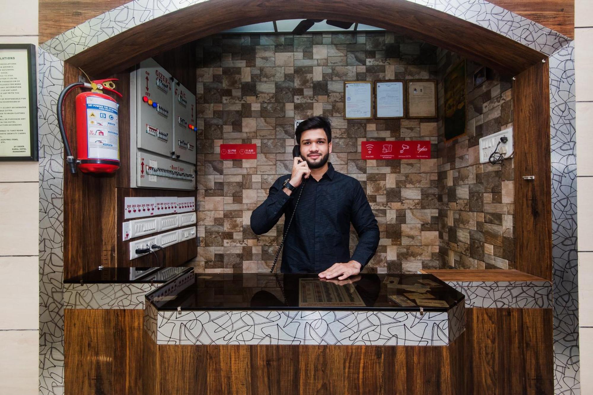 Hotel O Kamal Mumbai  Buitenkant foto